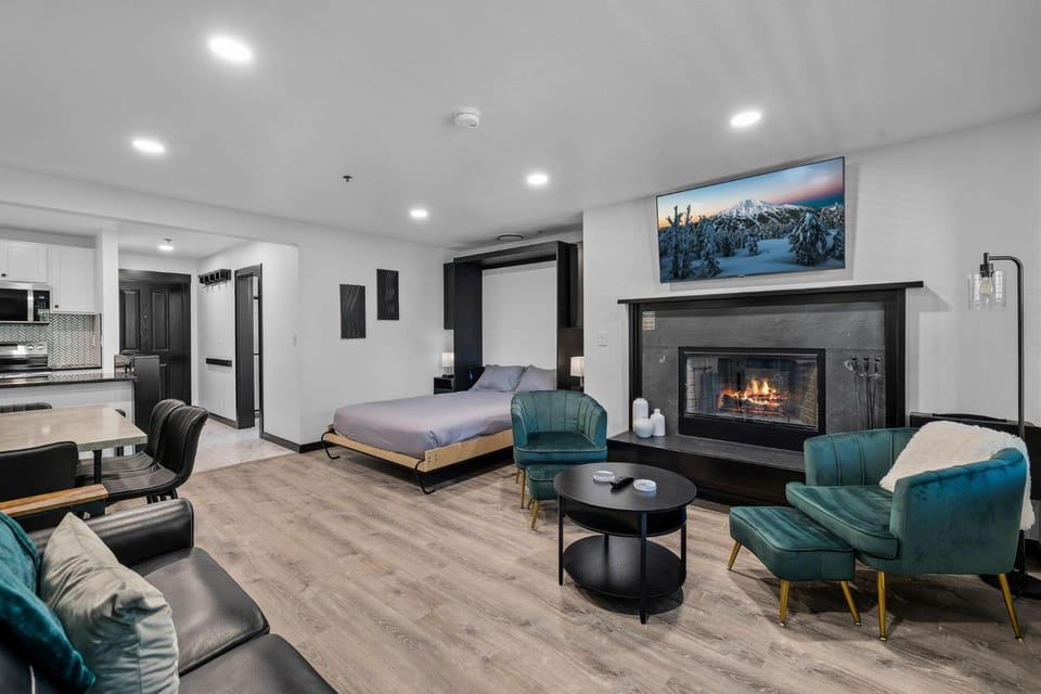 7th Mountain Basecamp in Bend House in Oregon