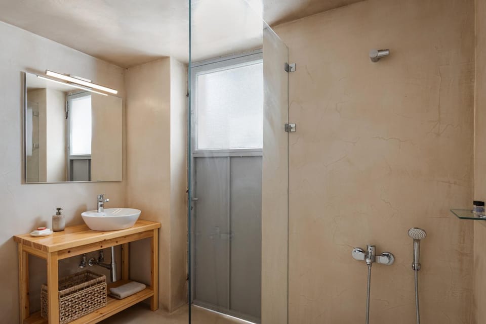 Shower, Bathroom, towels