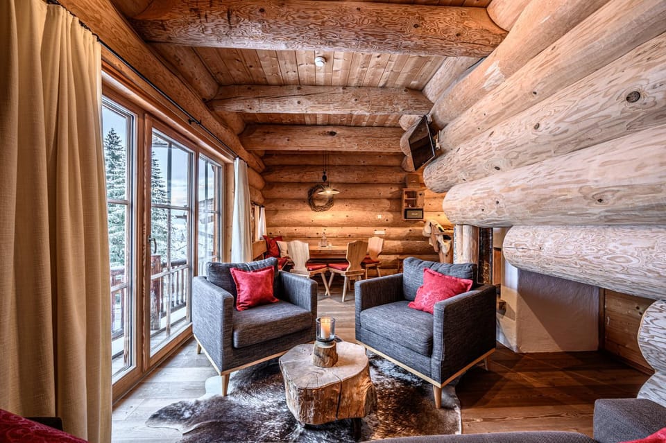 Living room, Seating area