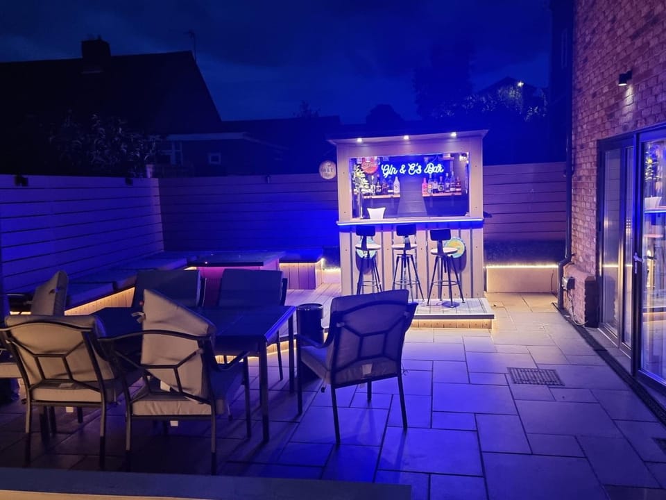 Patio, Night