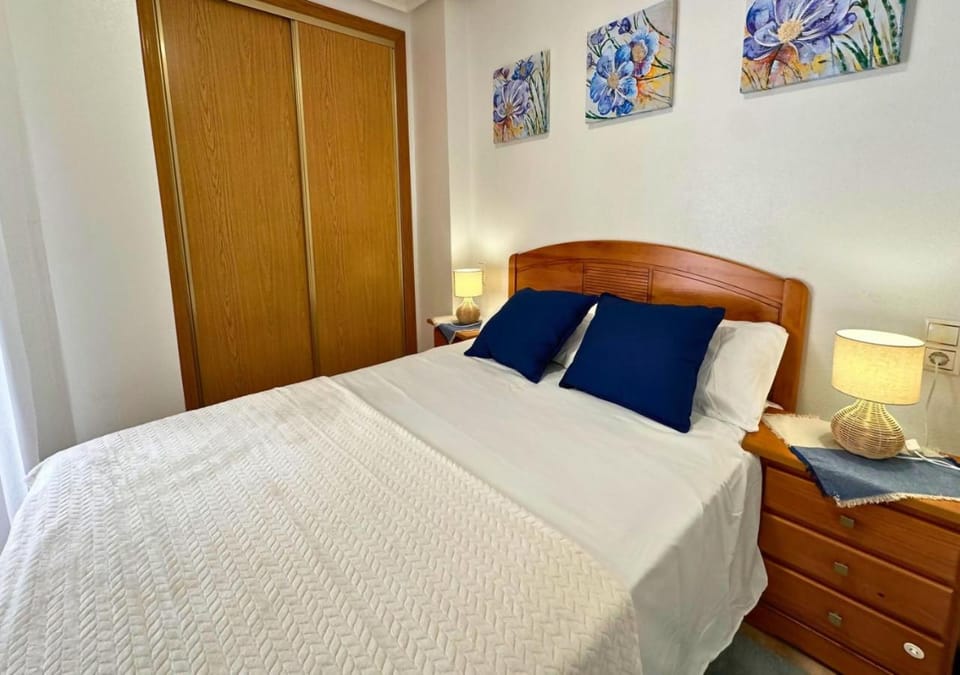 RG78: Penthouse Downtown Torrevieja Apartment in Torrevieja