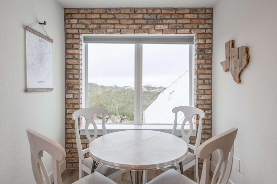 Scarlet Ridge Retreat - Near Wineries & DT Austin Apartment in Rio Grande