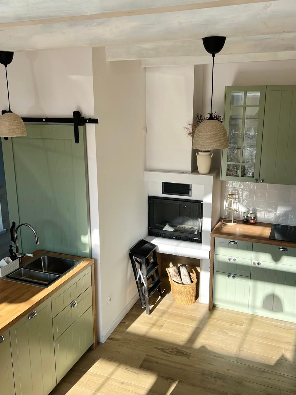 Kitchen or kitchenette