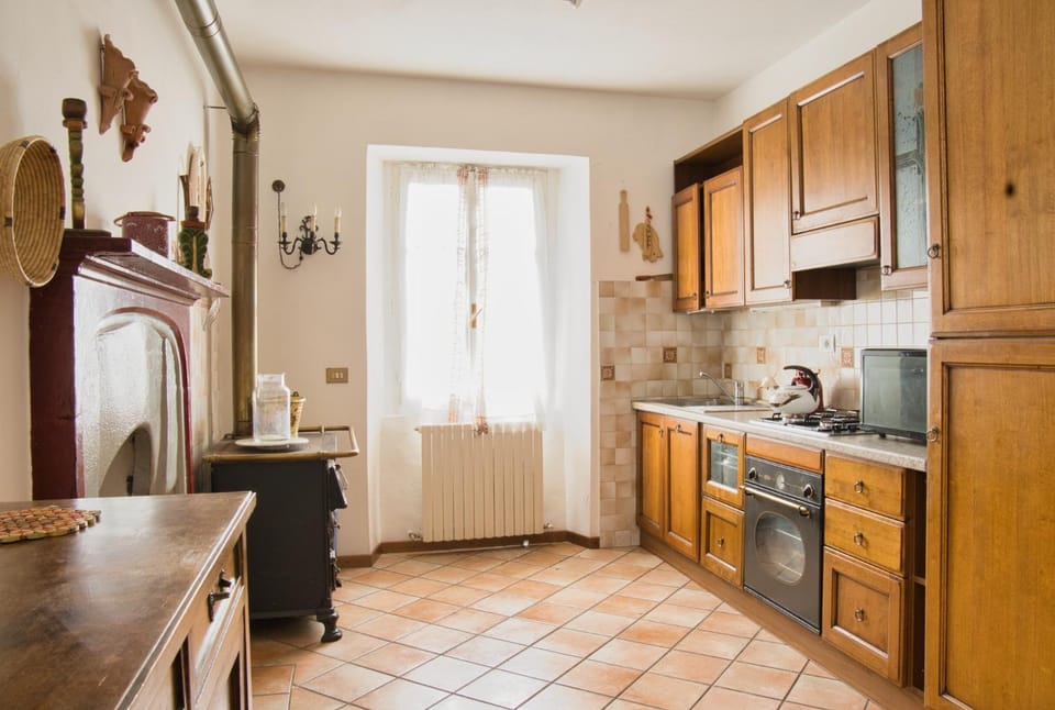 Kitchen or kitchenette, Other, oven, stove