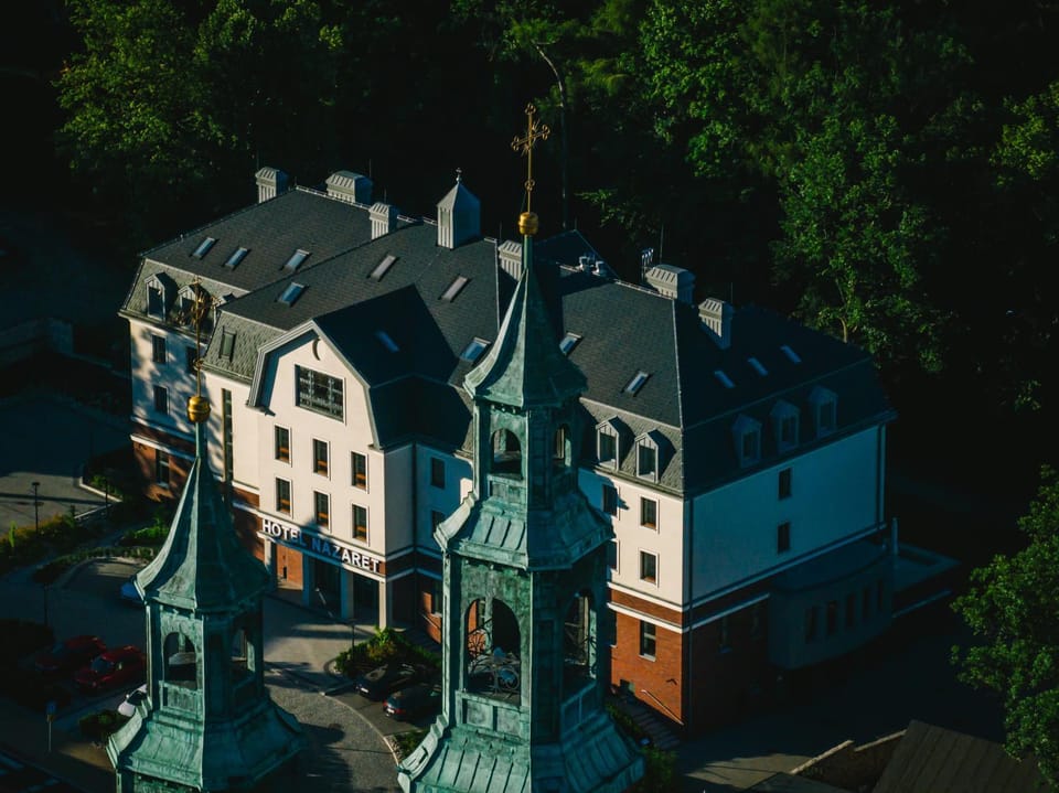 Property building, Day
