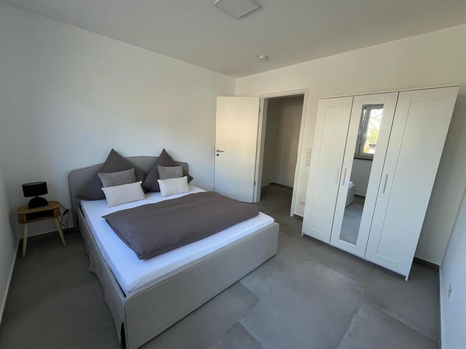 Bed, Bedroom, wardrobe