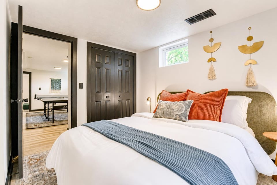 Bed, Game Room, Bedroom