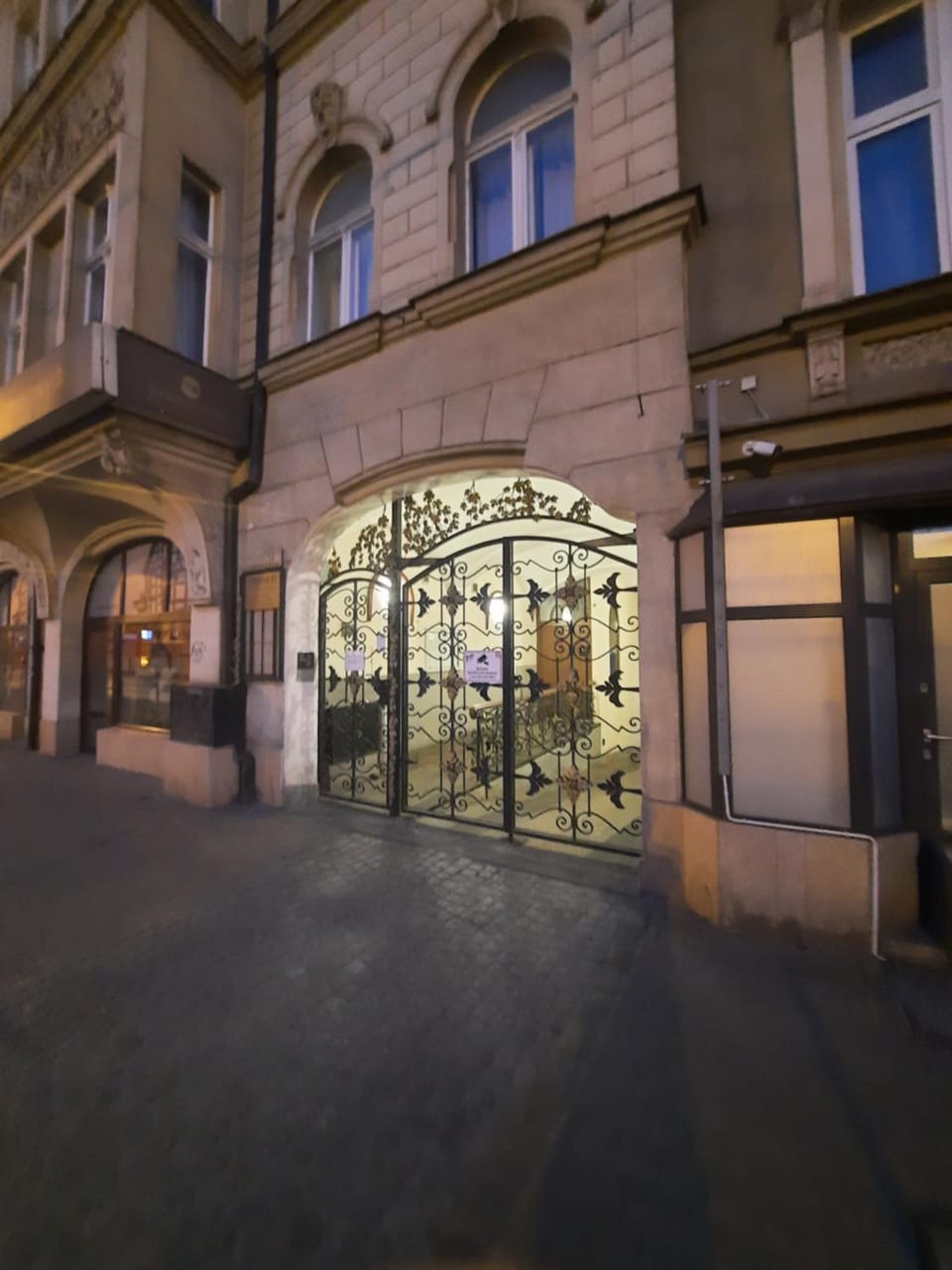 Facade/entrance