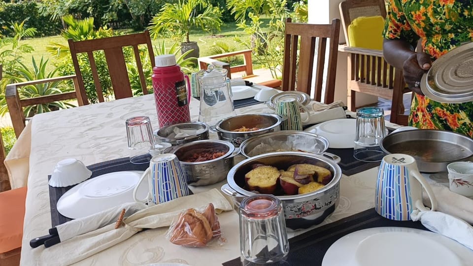 Dining area, Food, Breakfast, Continental breakfast, Lunch, Dinner