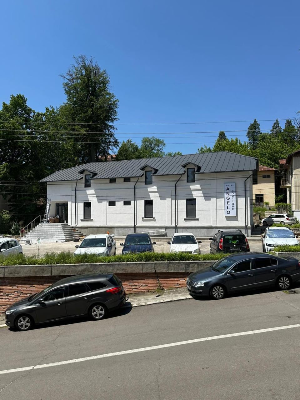 Property building, Day