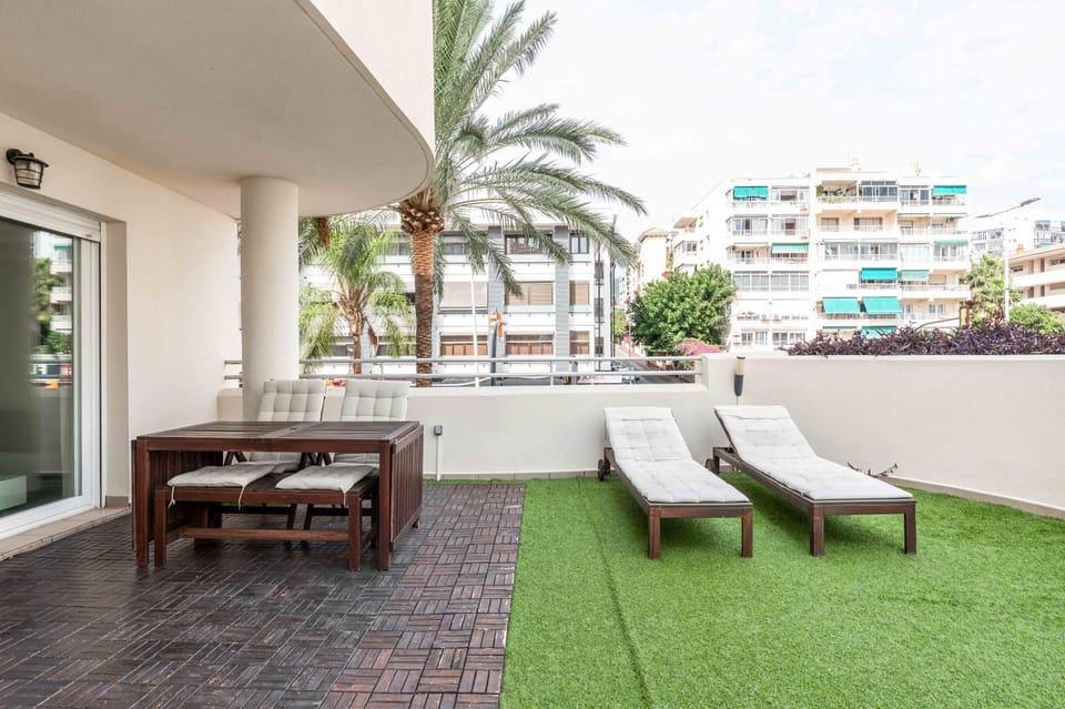 Balcony/Terrace, sunbed