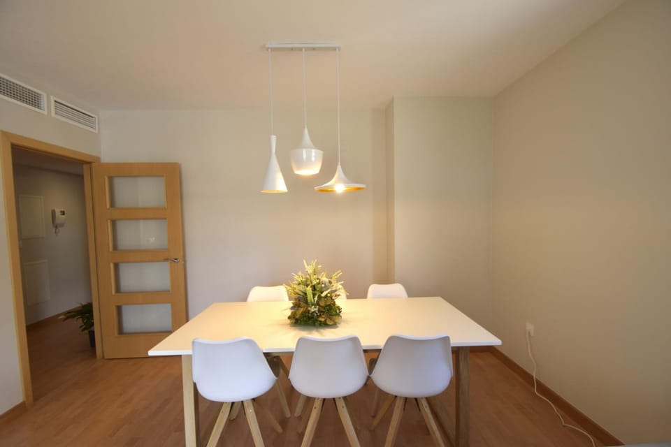 Seating area, Dining area