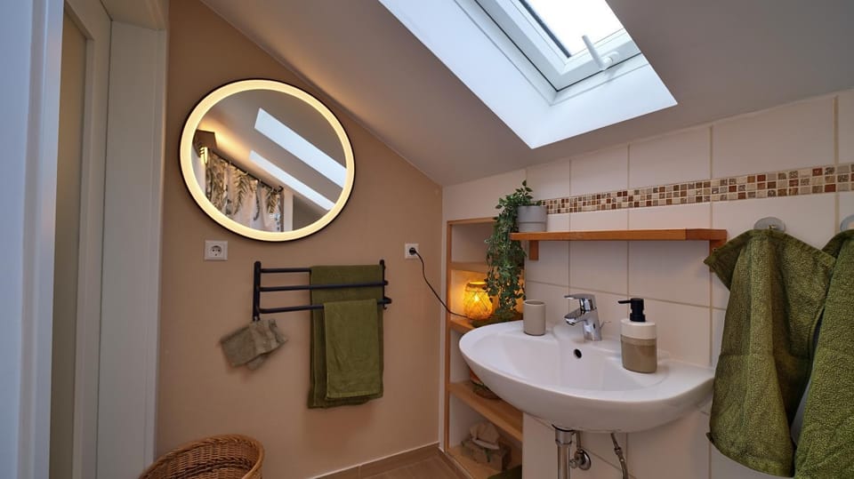 Bathroom, towels