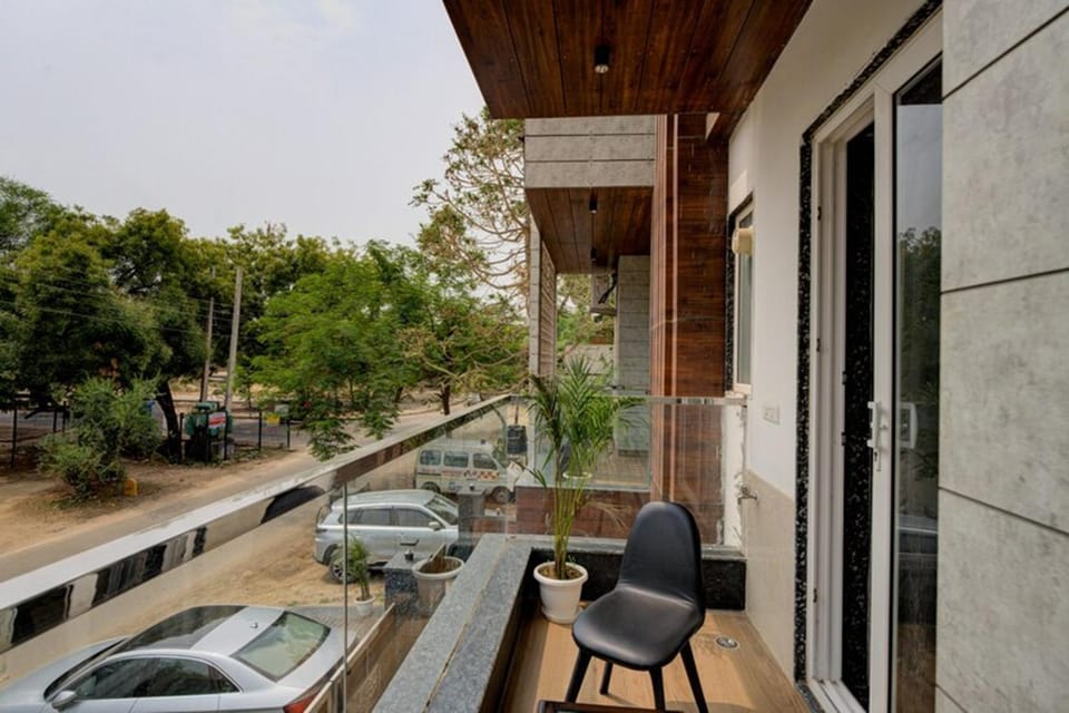Balcony/Terrace, Parking