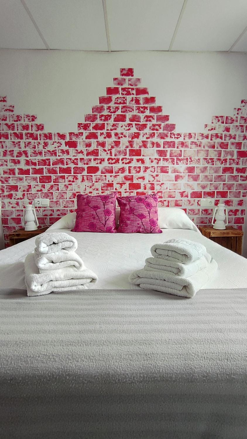 Bed, Photo of the whole room, Bedroom, towels
