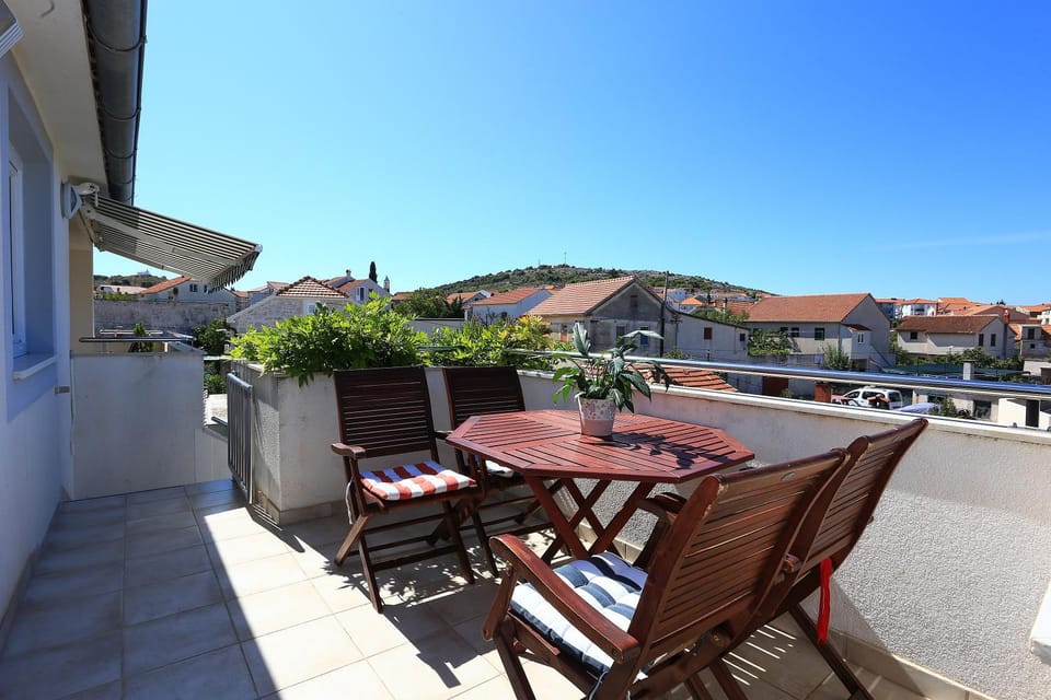 Balcony/Terrace, City view, Street view