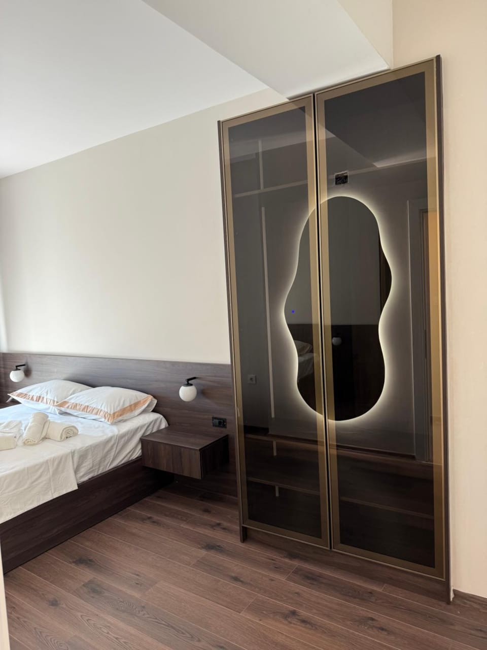 Bedroom, wardrobe