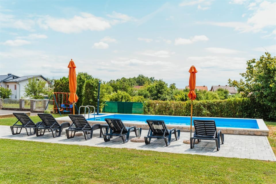 Patio, Spring, Day, Natural landscape, Garden, Garden, Balcony/Terrace, Garden view, Pool view, Swimming pool, sunbed