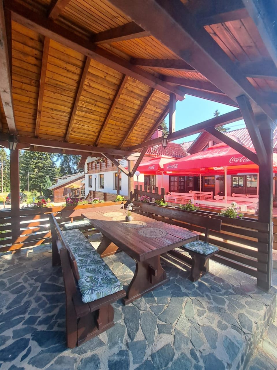 Patio, Restaurant/places to eat, Day