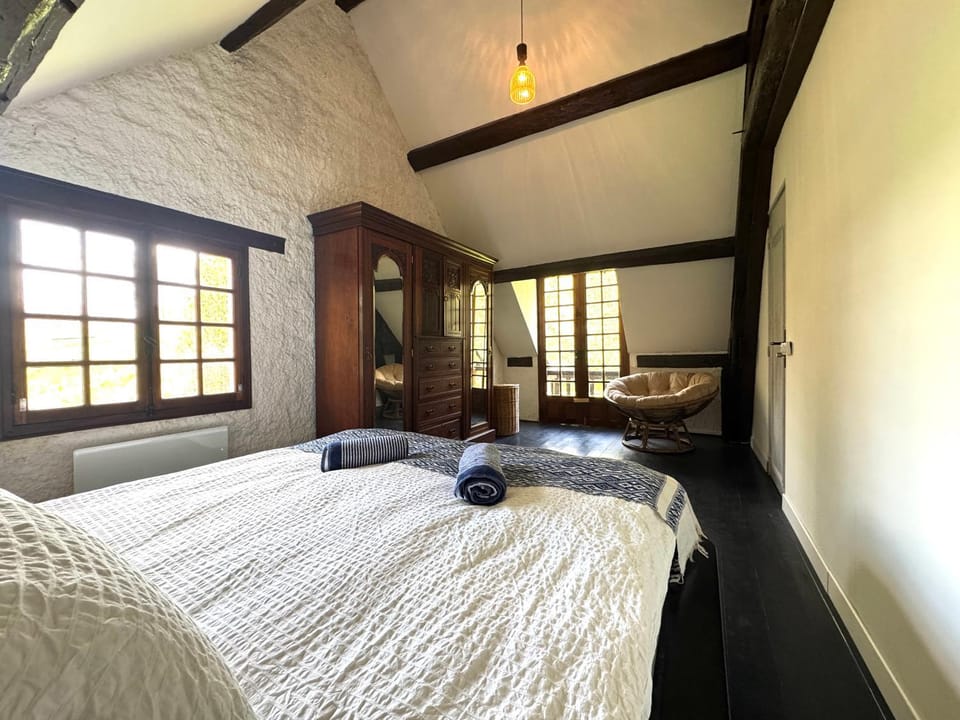 Bed, Bedroom