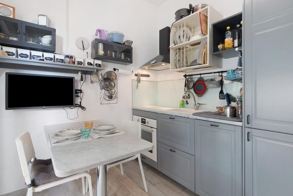 Kitchen or kitchenette, Living room