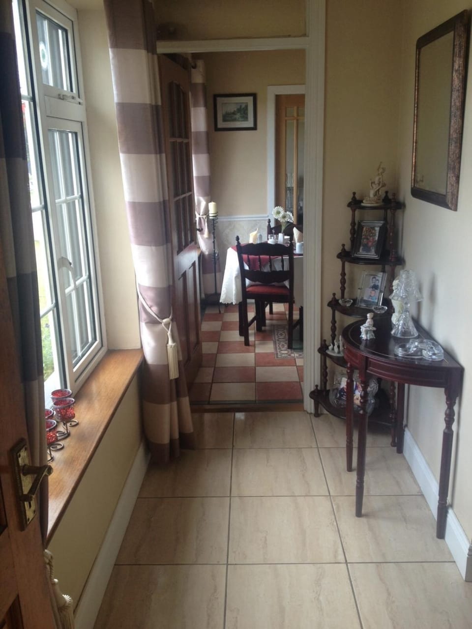 Day, Dining area