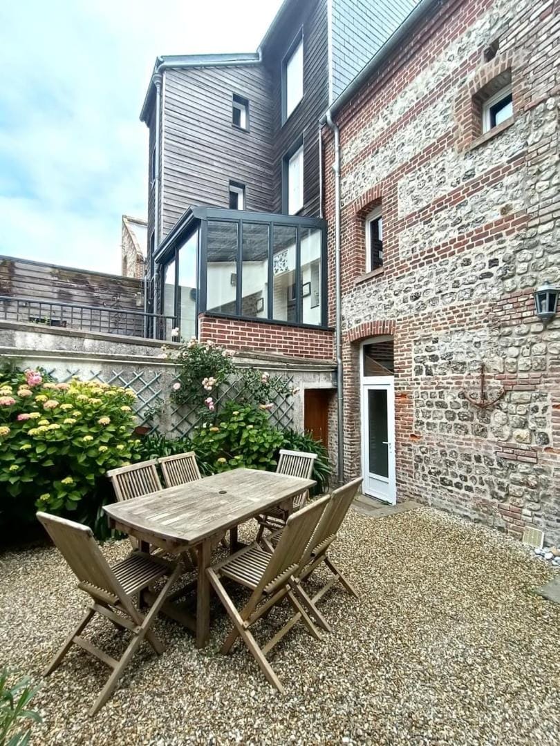 Le Cinquante-Trois, Maison Normande d'exception pour familles - Côte d'Albâtre Bed and Breakfast in Saint-Valery-en-Caux