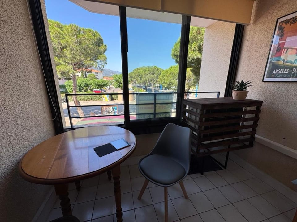 View (from property/room), Balcony/Terrace, Dining area