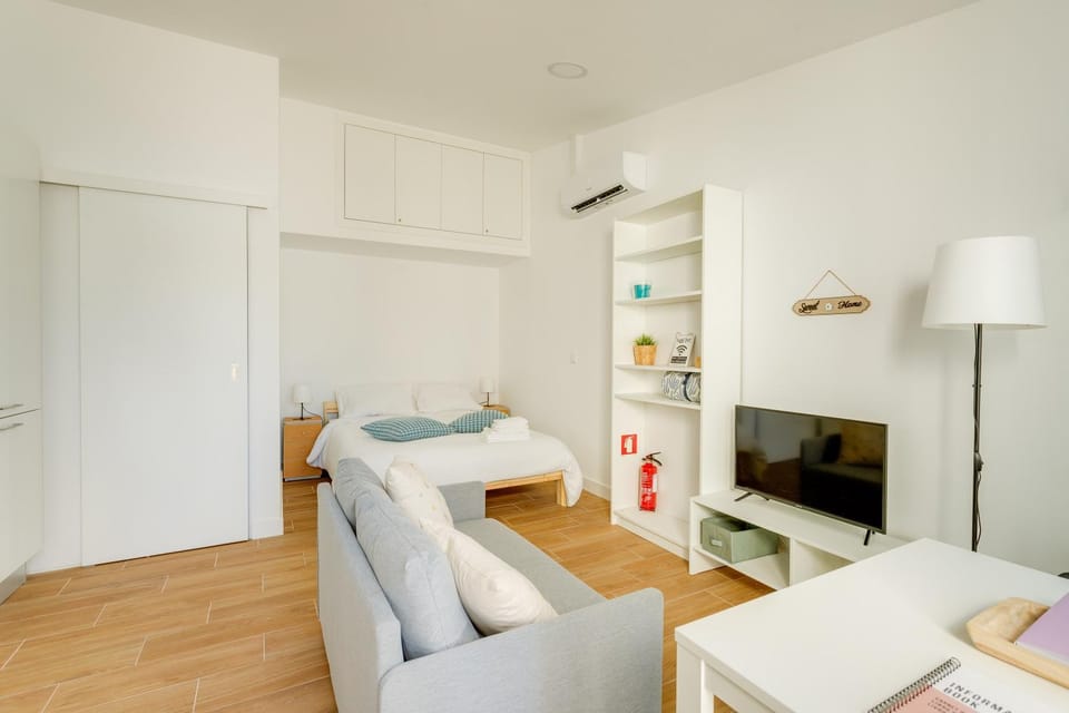 Bed, Living room, Bedroom