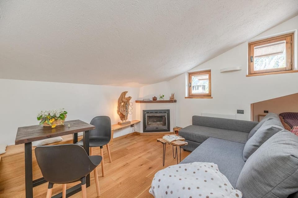 Nest-home in front to Mont Blanc Apartment in Entrèves