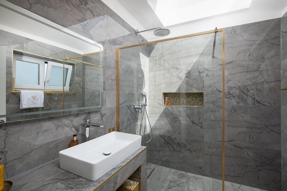 Shower, Bathroom, towels