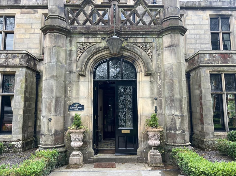 Kendal - Summerlands Hall Gothic Apartment Apartment in England