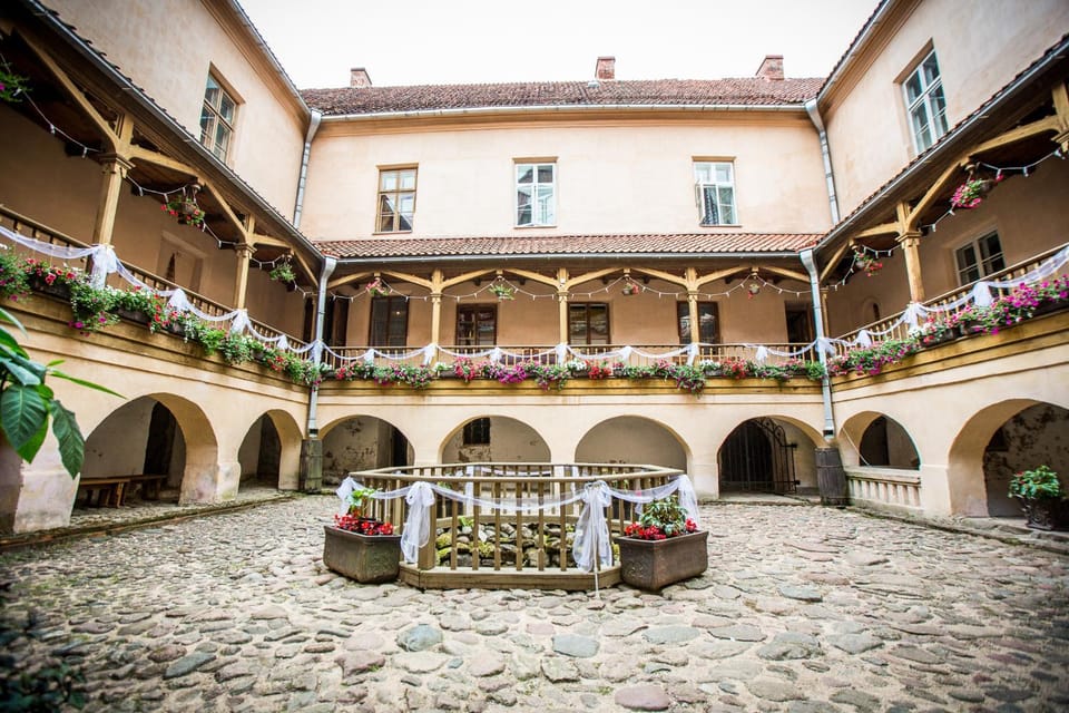 Property building, Patio, Day, Inner courtyard view