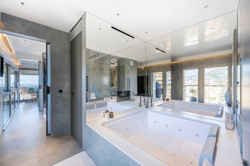 Luxurious 5BR 10p apartment with terrace Monaco Apartment in Monaco