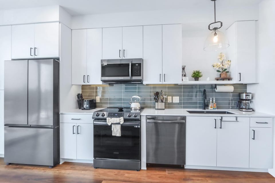 Chic Condo Minutes to Downtown Gruene & More House in New Braunfels