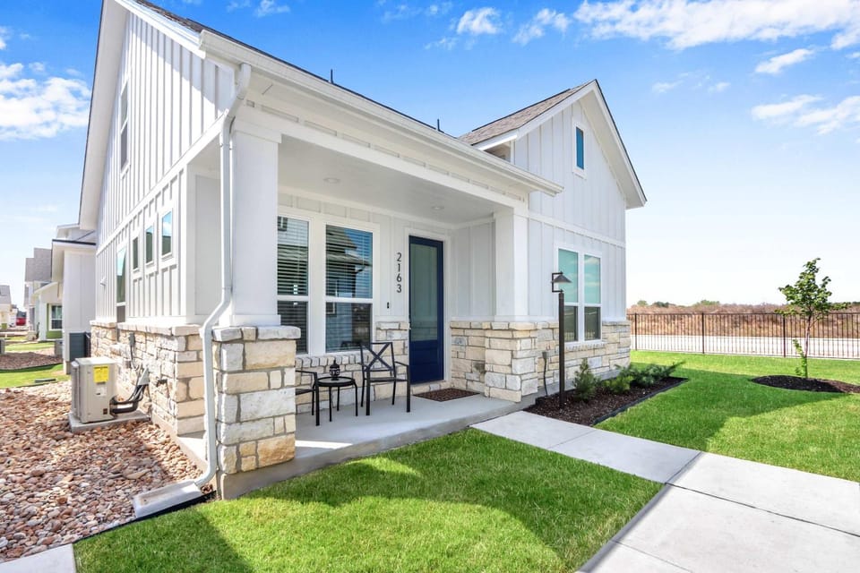 Gorgeous 2 BDR Cottage Minutes to Everything NBTX House in New Braunfels