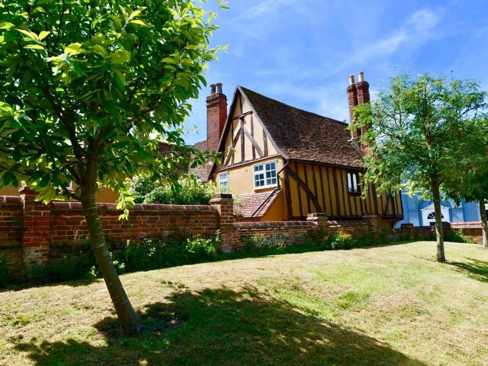 Rock and Roll Suite In Manor House Apartment in Uttlesford