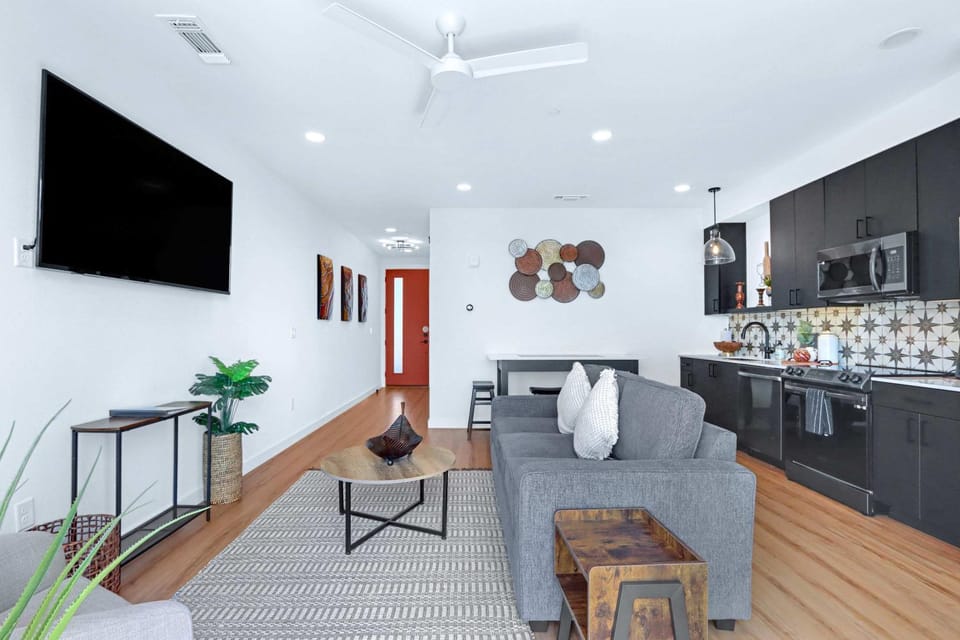 Modern Hill Country Condo for 4 with Resort Perks House in New Braunfels