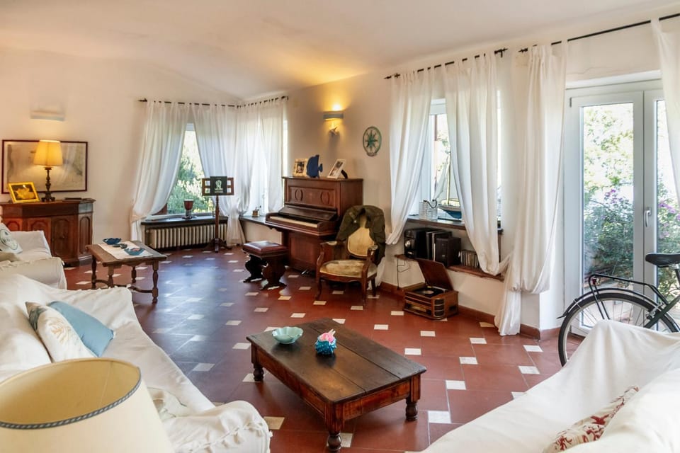Property building, Living room
