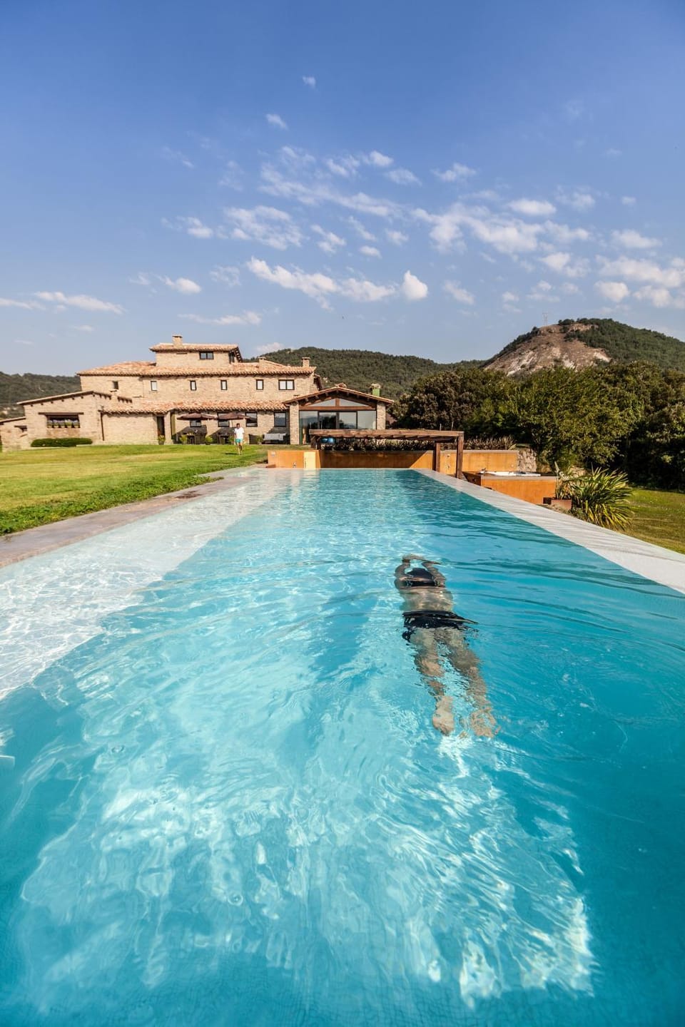 Property building, Day, Swimming pool, Swimming pool