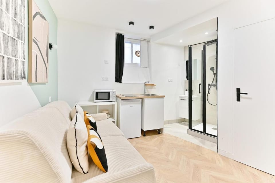 Small air-conditioned studio - Pereire Apartment in Levallois-Perret