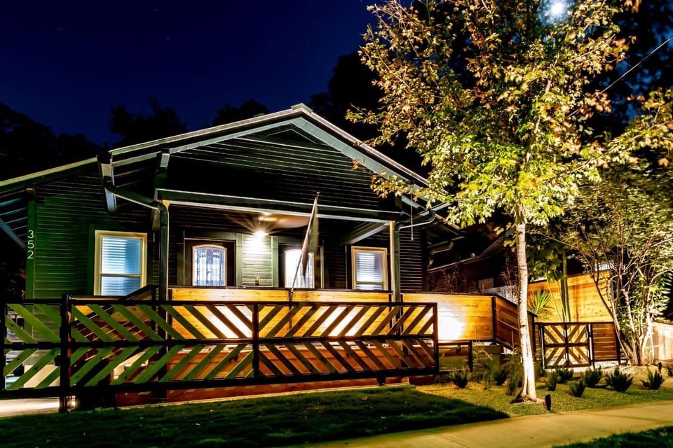 Best Location in Downtown NB - Golf Cart Included House in New Braunfels