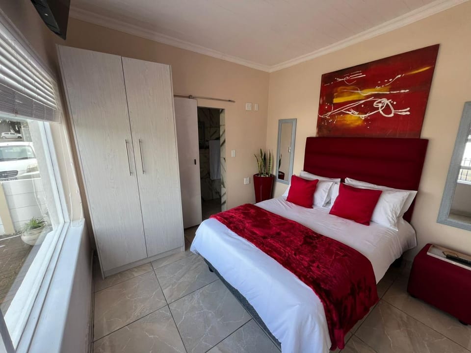 Minak Guest House Bellville Bed and Breakfast in Cape Town