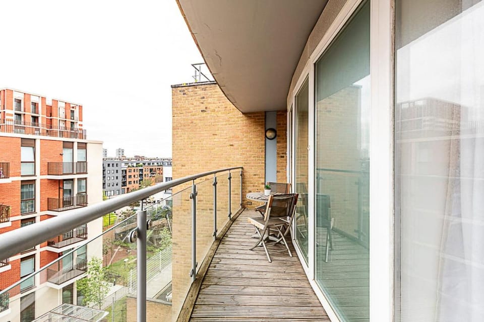 Bright Battersea Apartment Apartment in London