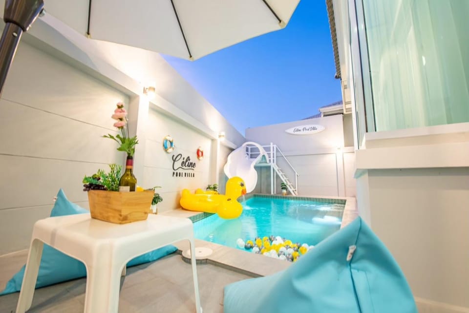 Pool view, Swimming pool