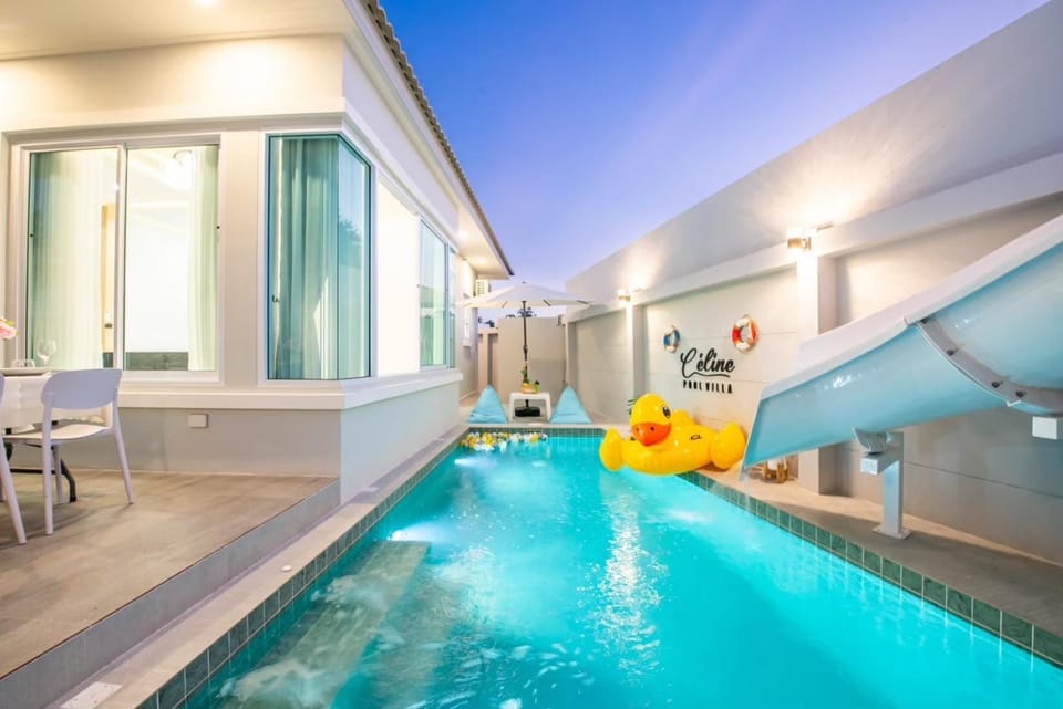 Pool view, Swimming pool