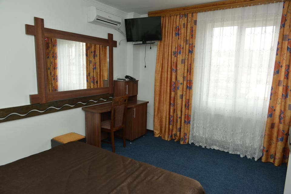 Pensiunea Butoias Glodeni Bed and Breakfast in Moldova