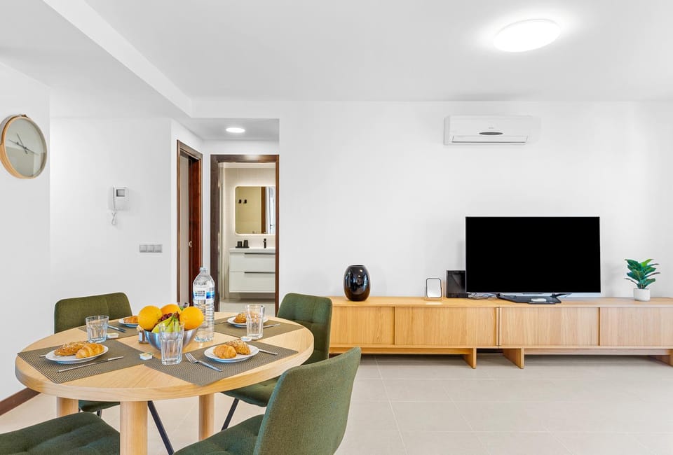 TV and multimedia, Living room, air conditioner