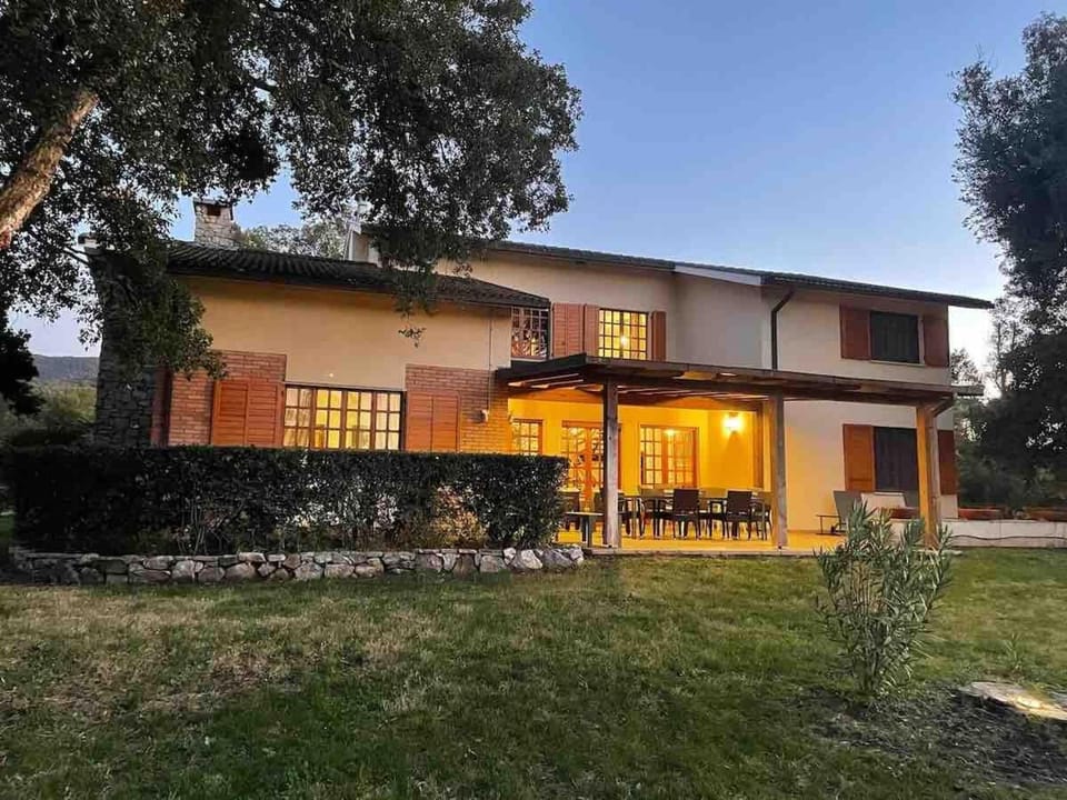 Villa Capinera, intera casa con parco privato Villa in Punta Ala