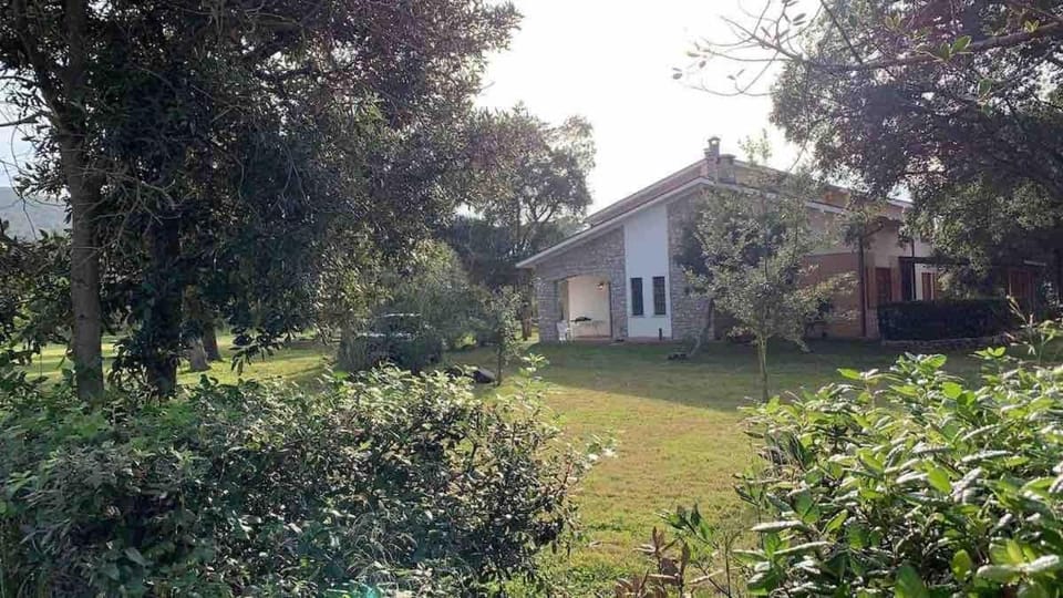 Villa Capinera, intera casa con parco privato Villa in Punta Ala